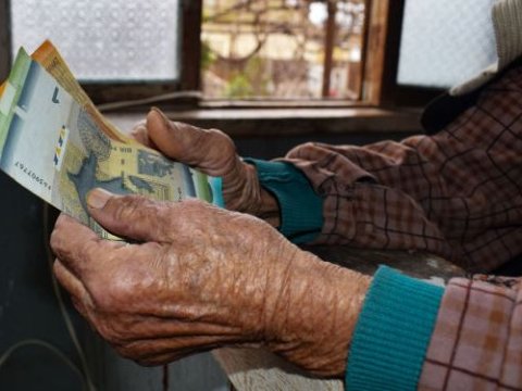 Pensiya az alan şəxslərə müavinət TƏYİN OLUNACAQ