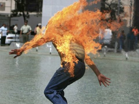 İcra Hakimiyyətinin qarşısında İNTİHARA CƏHD