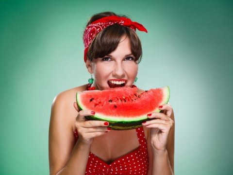 Azərbaycanda 8 nəfər qarpızdan ZƏHƏRLƏNDİ