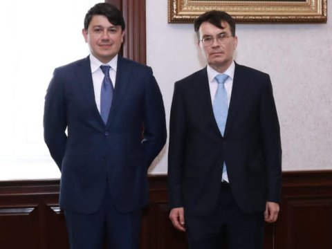 Komitə sədri Şuşa haqqında kitab yazan alman alimlə görüşdü