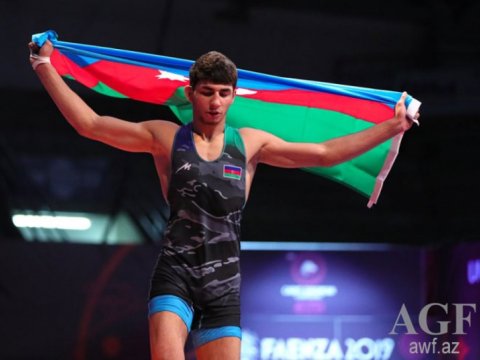 Ermənistan himninə görə medalı alınan idmançımıza qadağa qoyuldu