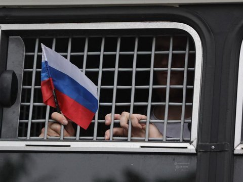 Putin məhbusları döyüşə göndərir - Sağ qalanlar əfv olunacaq