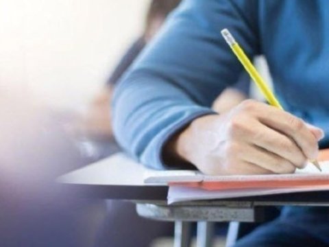 İmtahandan keçmək üçün 5500 manata “dua” yazdırdı