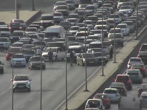 Bakı-Sumqayıt yolunda qəza - Tıxac yarandı