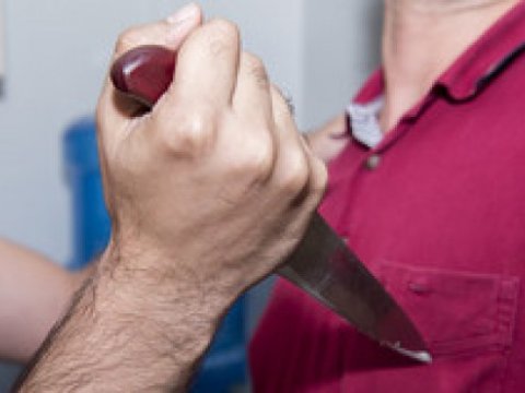 Salyanda qardaş qardaşı ÖLDÜRDÜ