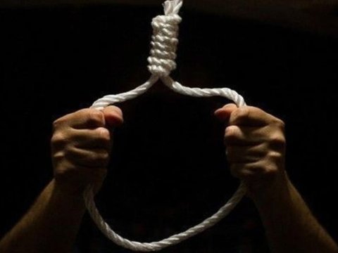 35 yaşlı qadın özünü asdı 