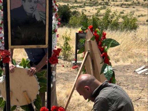 Səxavət Məmmədovun oğlu atasının Ağdamdakı məzarını ziyarət etdi