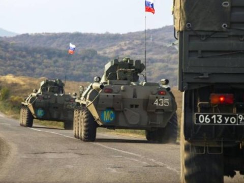 Hərbçilərimiz Ağdərəyə silah aparan Rusiya sülhməramlılarını geri qaytardı - QALMAQAL