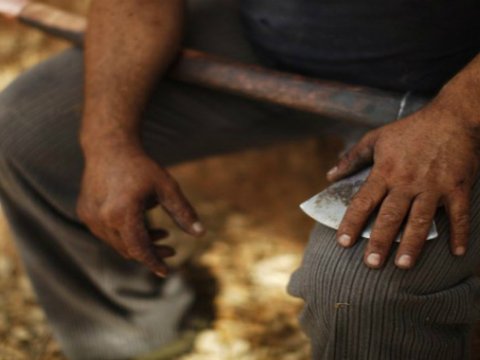 Keçmiş arvadını baltalayan kişi TUTULDU