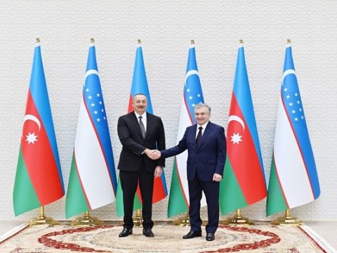 İlham Əliyev Mirziyoyevi təbrik etdi