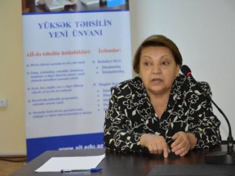 Trendə çevrilən kitabın müəllifi Corc Diklə görüşmək istəyir