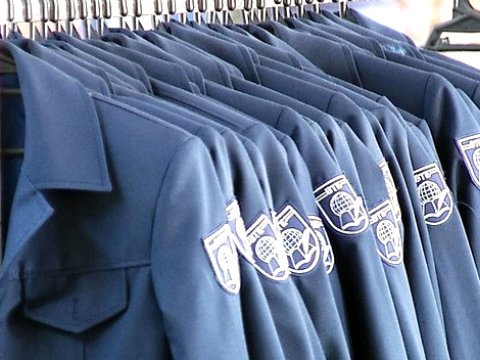 Direktor şagirdi forma geyinməyə məcbur edə bilməyəcək