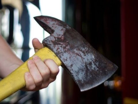 Dəhşətli qətl: İki qardaş əmilərini BALTALADI