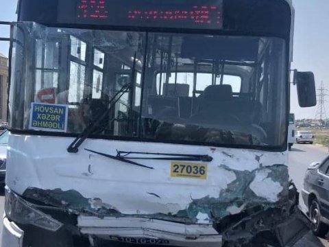 Bakıda avtobus QƏZAYA DÜŞDÜ - Xəsarət alan var