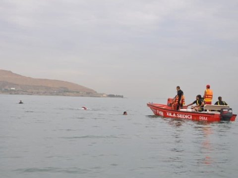 Dənizdə batan 8 nəfər xilas edildi