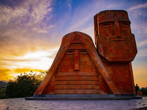 Ermənistan bankları Qarabağ ermənilərinə kredit verməyi DAYANDIRIB