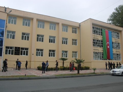 Daha bir universitet publik hüquqi şəxsə çevrildi