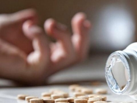 4 qız dərmandan zəhərləndi