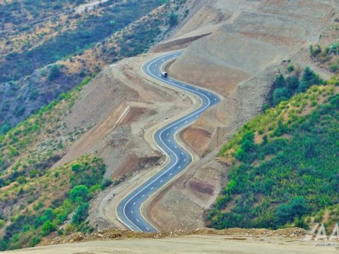 Laçından yan keçən yeni yol hazırdır - FOTOLAR