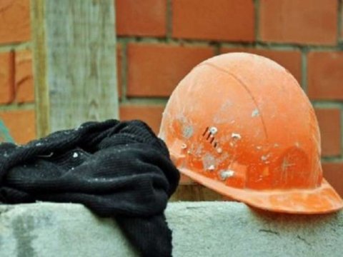 Bakıda fəhlə faciəvi şəkildə öldü