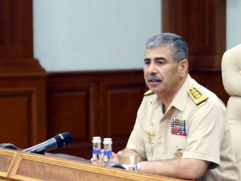 Müdafiə naziri Qarabağla bağlı göstərişlər verib