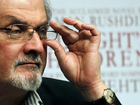 Rüşdinin bıçaqlanmasına İrandan ilk rəsmi REAKSİYA