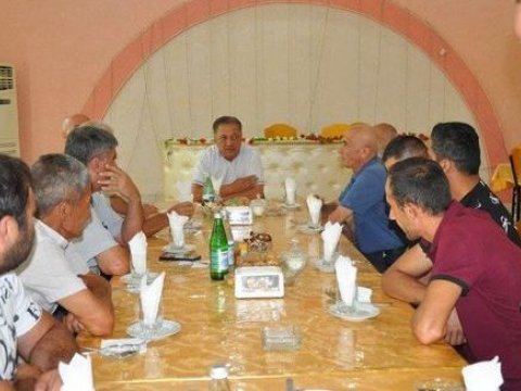 Cavanşir Feyziyev seçiciləri ilə görüşüb