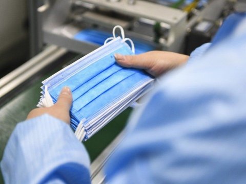 Azərbaycanda maska istehsalı 10 dəfə AZALIB