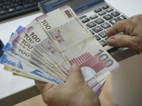 Bu direktorlara maaşdan əlavə 1500 manat veriləcək