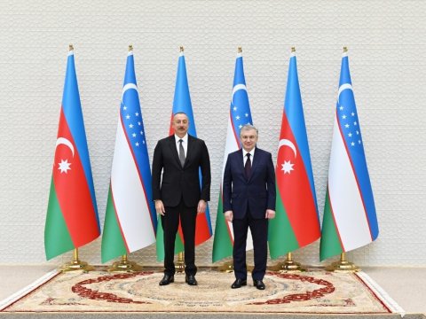 Şavkat Mirziyoyev İlham Əliyevə zəng etdi