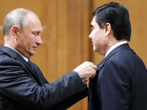 Putin Berdiməhəmmədovu ordenlə təltif etdi