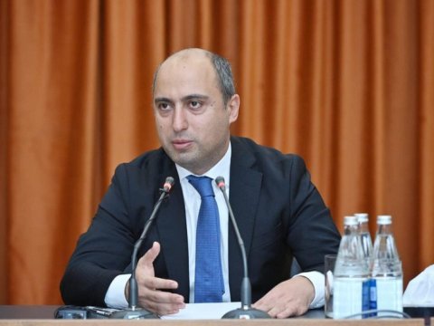 Emin Əmrullayev məktəb direktorlarını topladı - FOTO