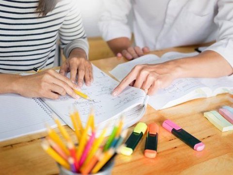 Məktəblər açılmayıb, amma “uzaqgörən” repetitorlar işə başlayıb