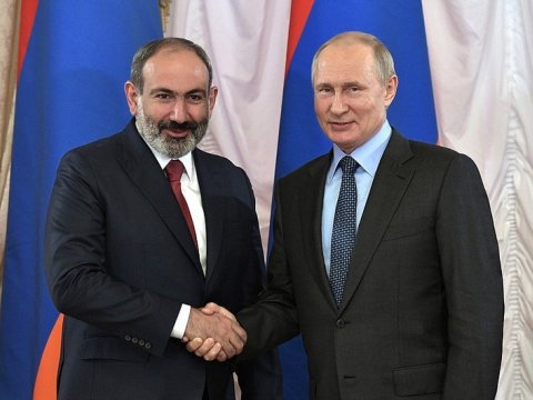 Paşinyanla Putin Qarabağı müzakirə edib