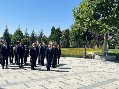 Nazir Ankarada Heydər Əliyev Parkını ziyarət edib