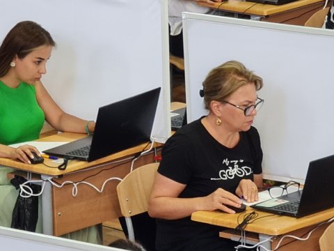 55 bal 55 yaşıma hədiyyədir - Müəllimlərin imtahanından REPORTAJ