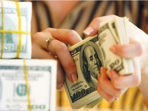 Dollar almaq istəyənlərin DİQQƏTİNƏ!