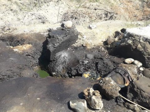 Tərtərdə kustar üsulla neft çıxardılar - VİDEO