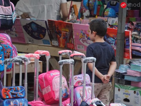 “Hər şey bahalaşıb, valideynlərin halına acıyıram..”  - Yarmarkadan reportaj