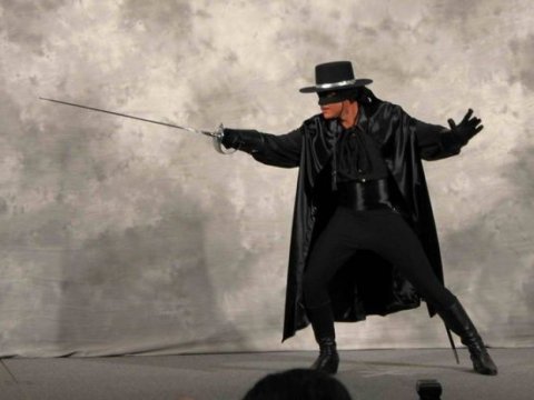 “Zorro” haqqında serial çəkilir
