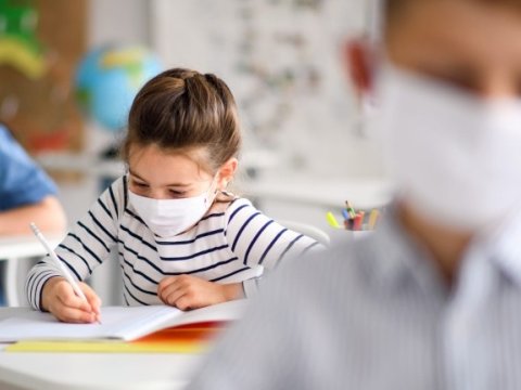 Məktəblər açılır - Yoluxma rəqəmləri necə dəyişəcək?