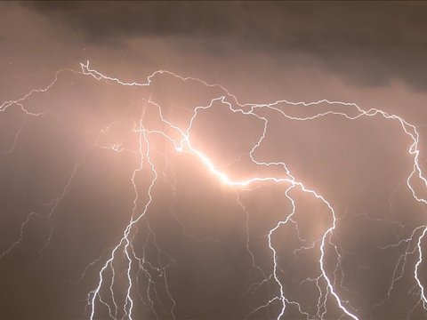 17 nəfəri ildırım vurub öldürdü