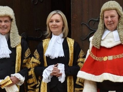 Britaniyanı idarə edəcək \