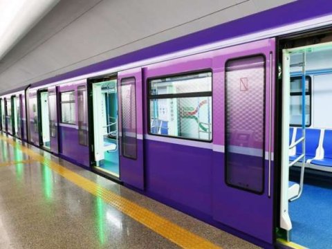 Metroda PROBLEM - Sərnişinlər qatardan düşürüldü