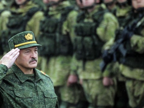 Putin təzyiq göstərsə də, Lukaşenko müharibə istəmir