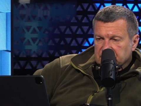 Solovyovu döydülər: Efirə yaralı halda çıxdı - VİDEO