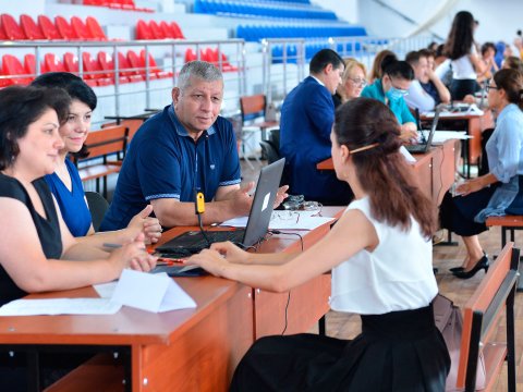 Müddətli müqavilə ilə növbəti vakansiya seçimi başladı