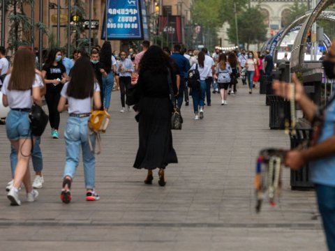 Ermənilər Azərbaycan dilində DANIŞACAQLAR