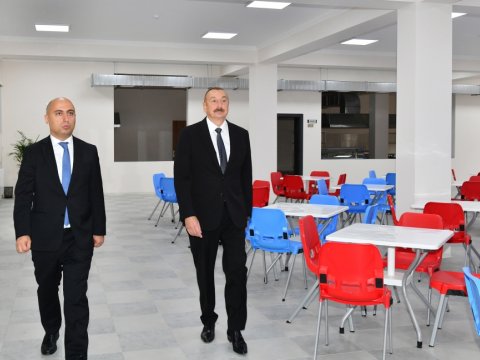 İlham Əliyev Binəqədidə məktəb açılışında - FOTOLAR