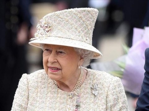 Kraliça necə xanım idi - Bu suala kitablar cavab verir